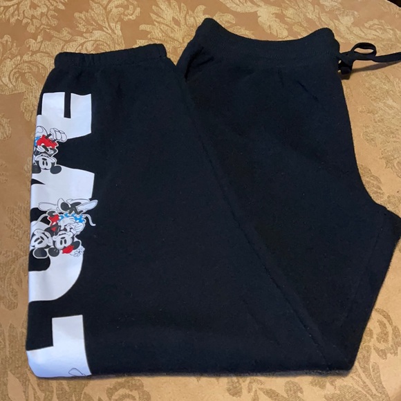Disney Pants - Used pant size XLby Disney